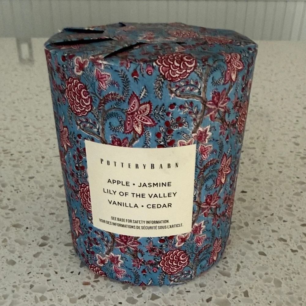 Pottery Barn Apple & Jasmine 9 oz Jar Candle
